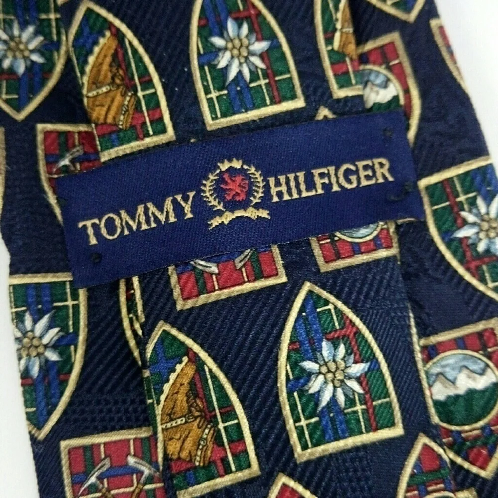 Tommy Hilfiger italian color neck